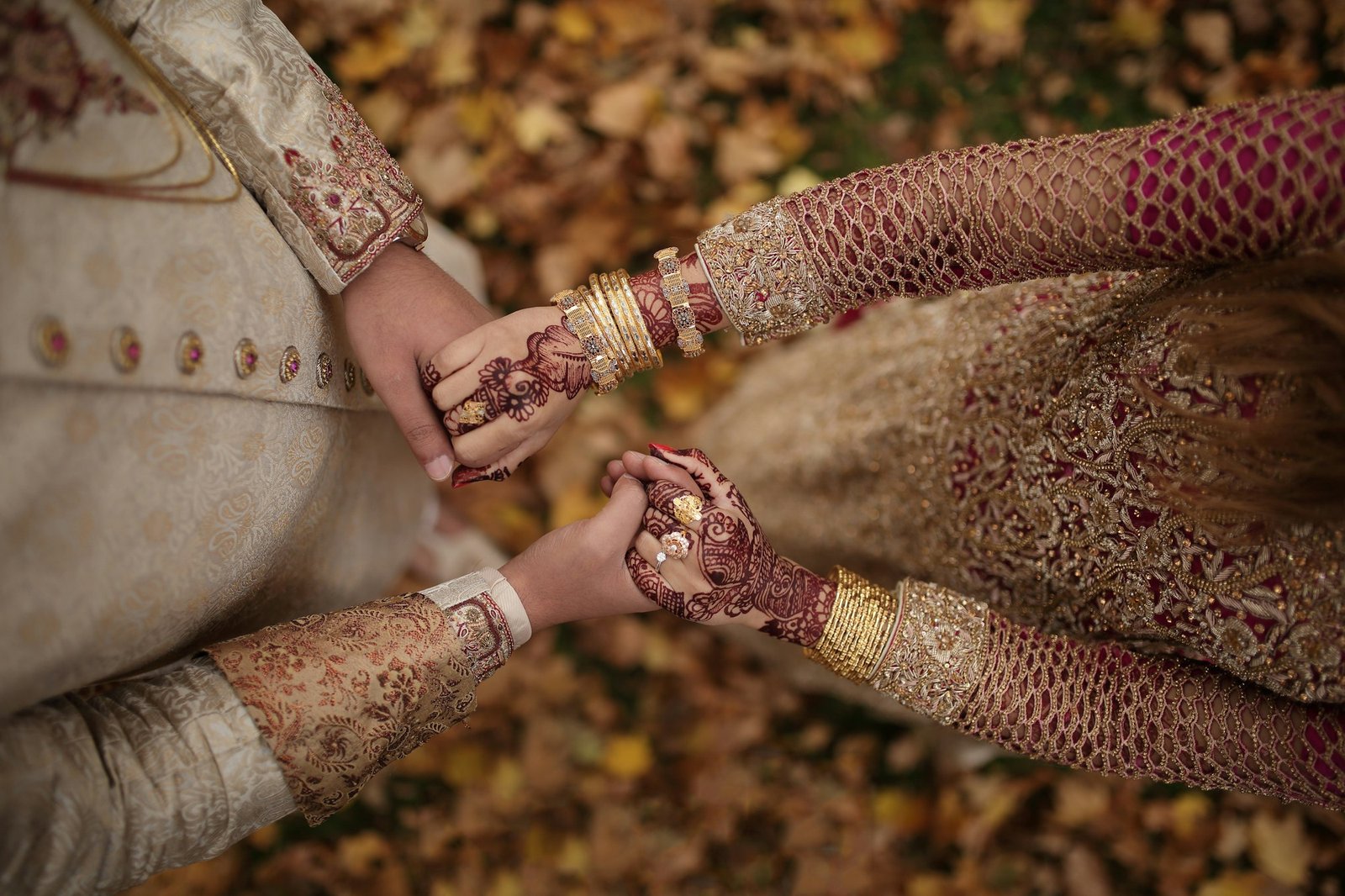 Indian wedding, bride and groom in traditional wedding attire